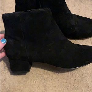 Black Clark’s bootie worn once!